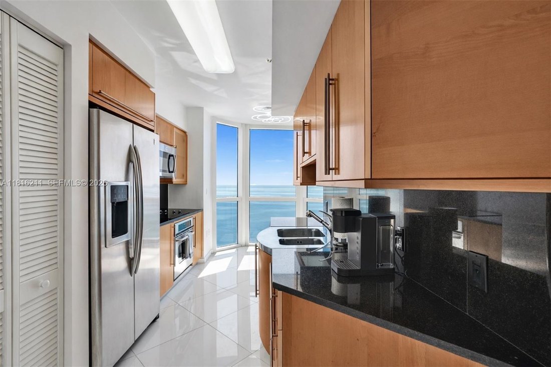 Condo in Miami Beach, Florida, United States 5 - 16636947