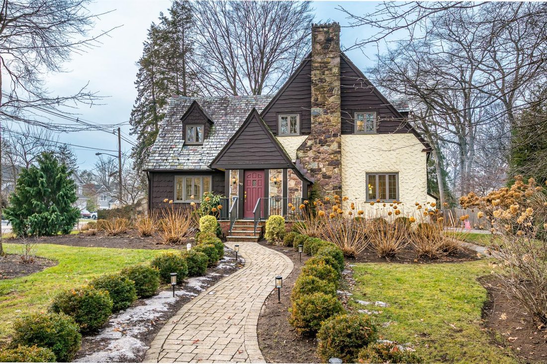 House in Metuchen, New Jersey, United States 1 - 16909035