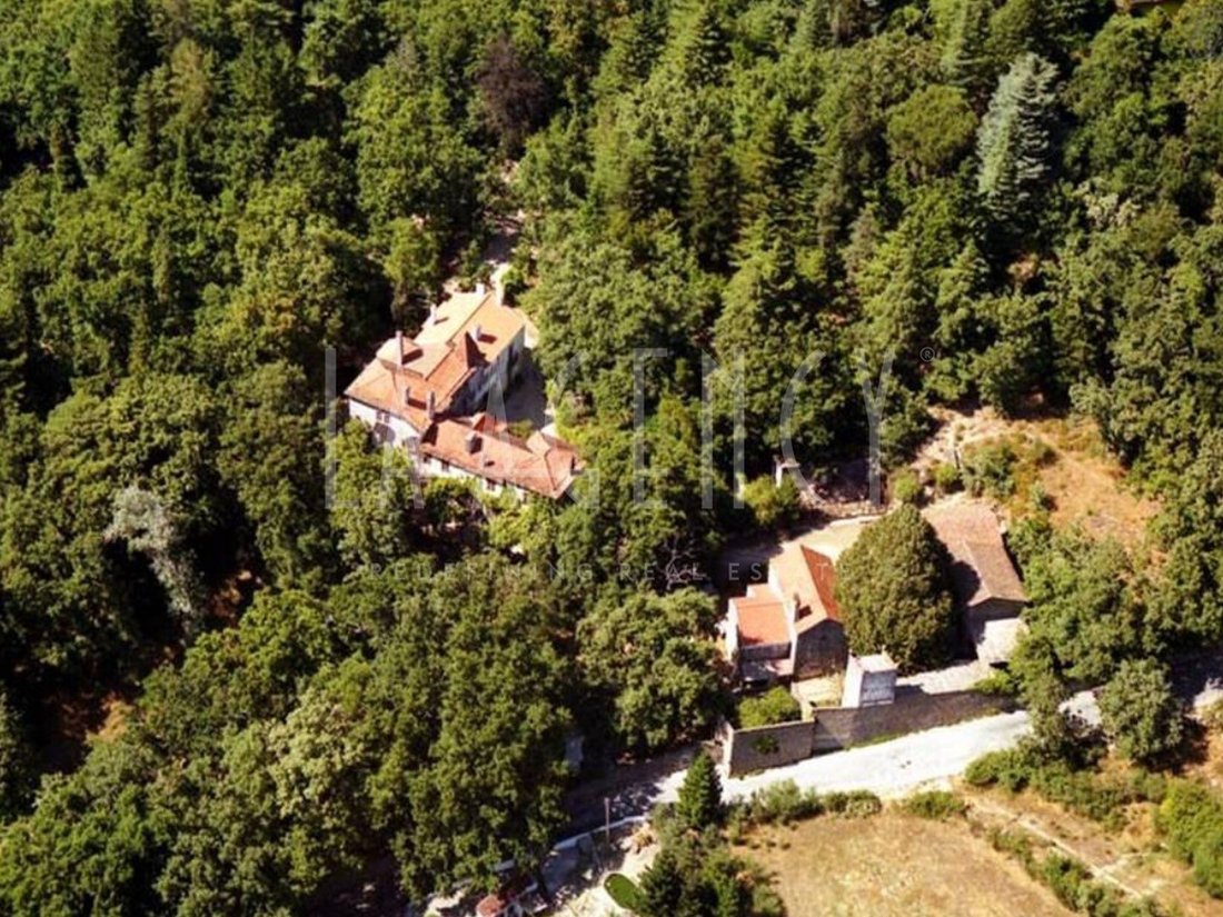 Chateau in Gouveia, Guarda District, Portugal 2 - 16912496