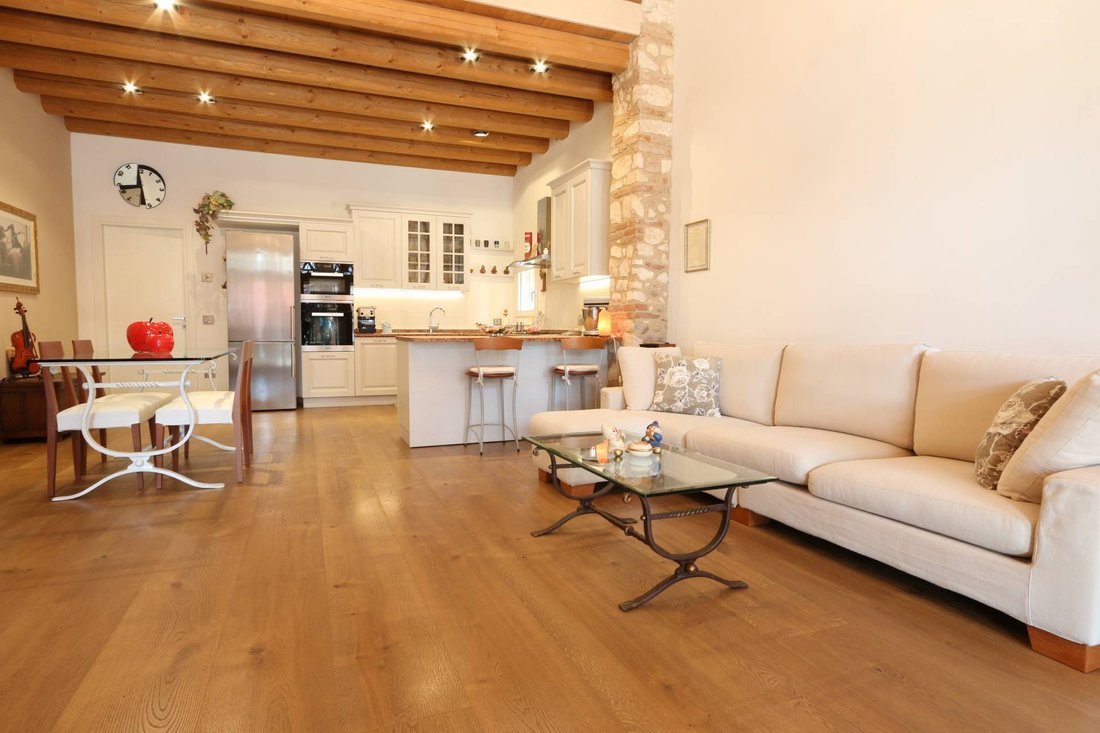 Country House in Borgo Roma, Verona, Veneto 3 - 16908199