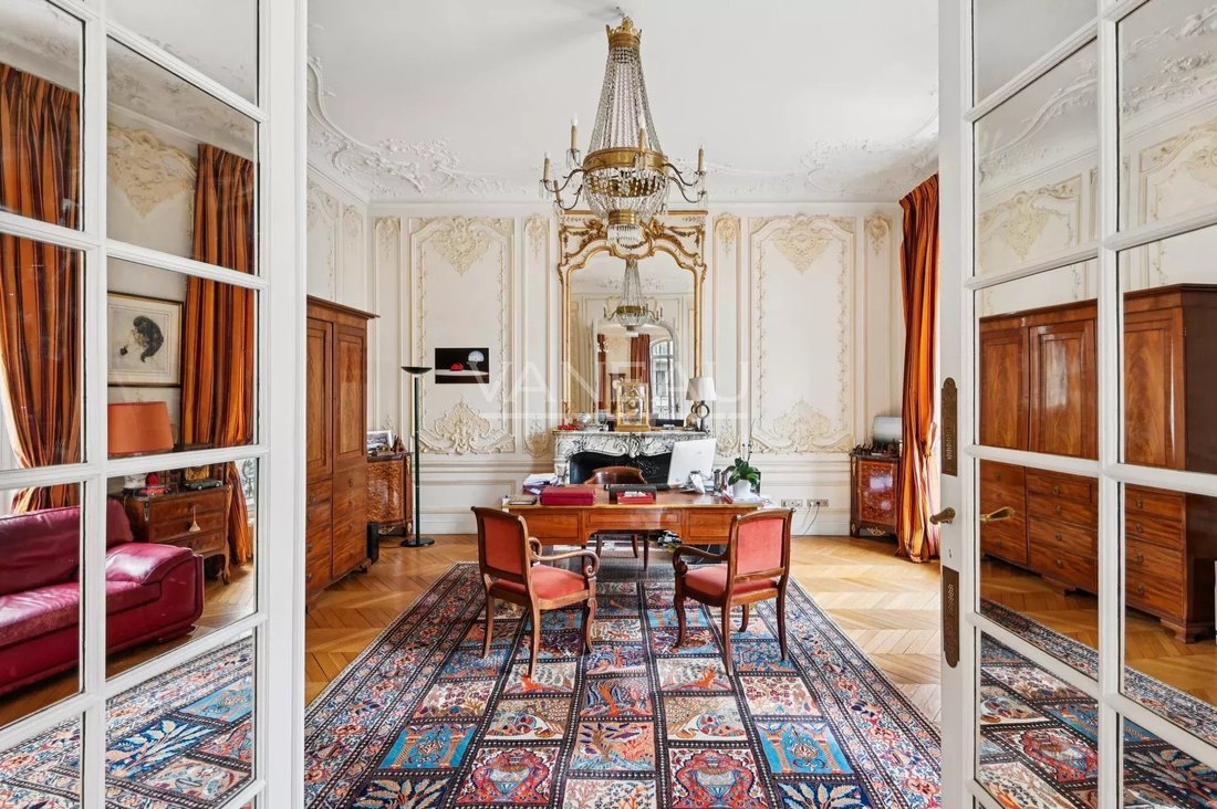 Apartment in Chaillot, Paris 16e Arrondissement, Paris 1 - 16910218