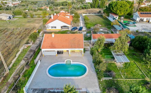 House in Brogueira, Parceiros de Igreja e Alcorochel, Santarem District, Portugal 1