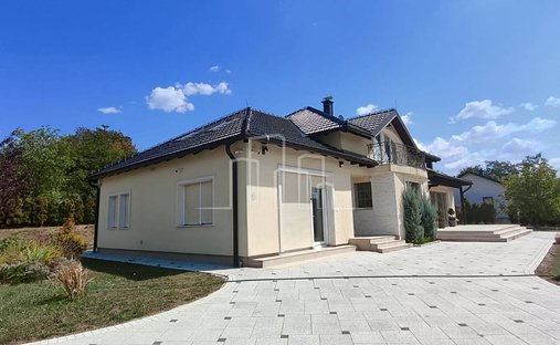 Villa in Istočno Sarajevo, Republika Srpska, Bosnia and Herzegovina 1
