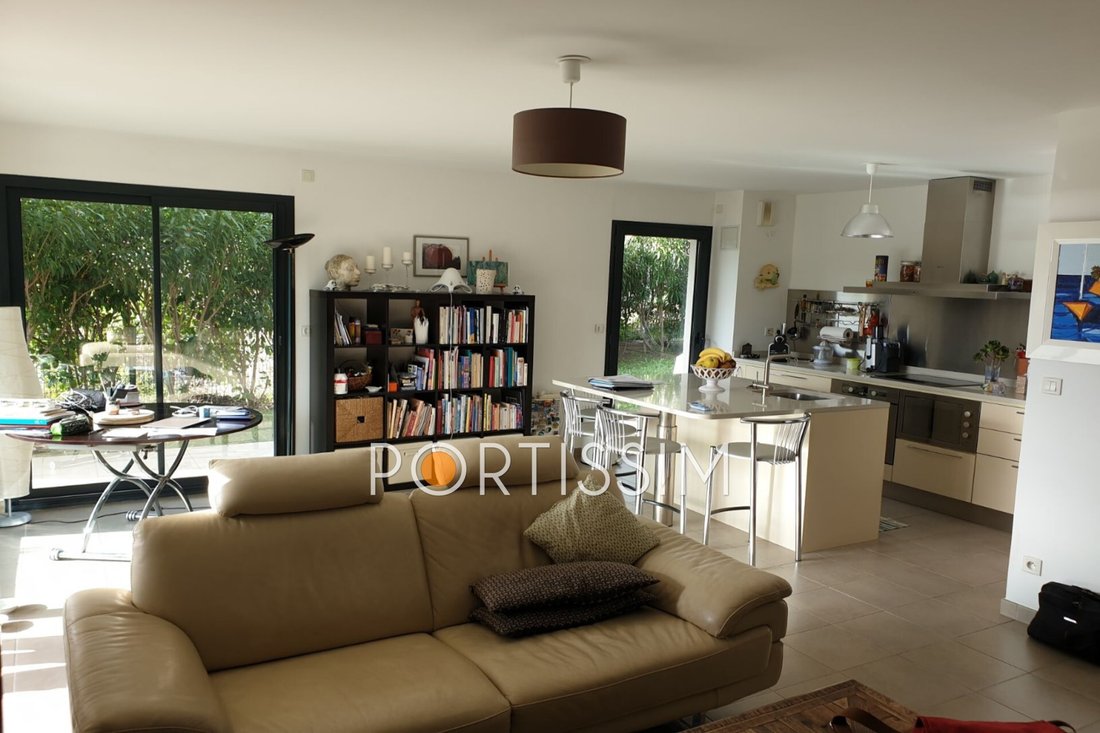 Apartment in Saint-Laurent-du-Var, Provence-Alpes-Côte d'Azur, France 4 - 16908958