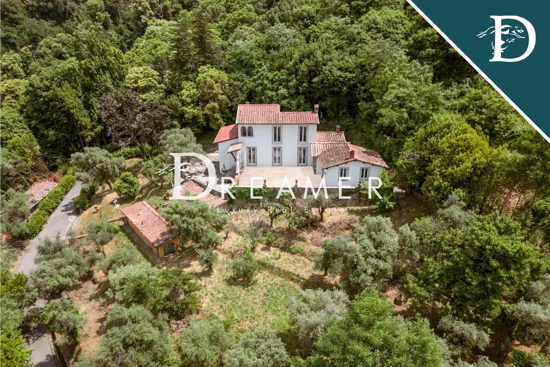 Villa in Center, Massa, Italy 4 - 15965429
