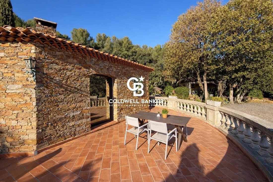 Villa in Hyeres, Provence-Alpes-Côte d'Azur, France 4 - 16907126