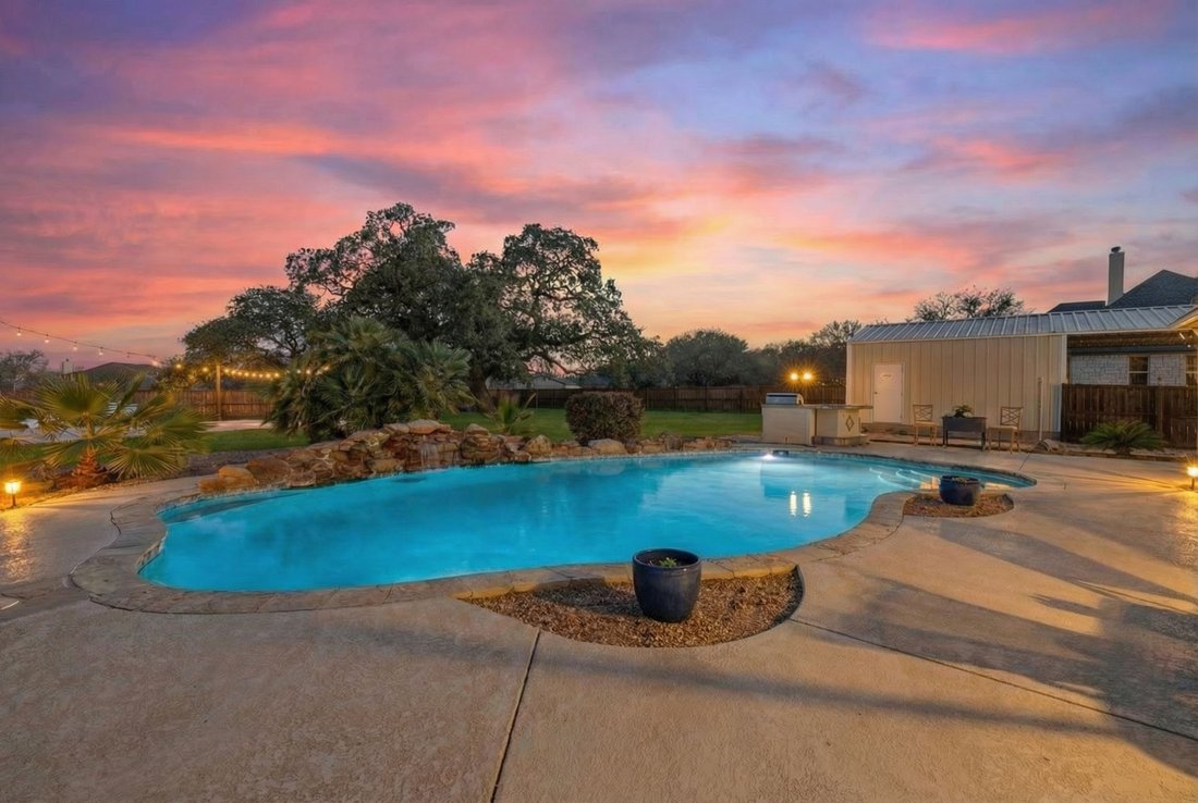 House in La Vernia, Texas, United States 2 - 16898025