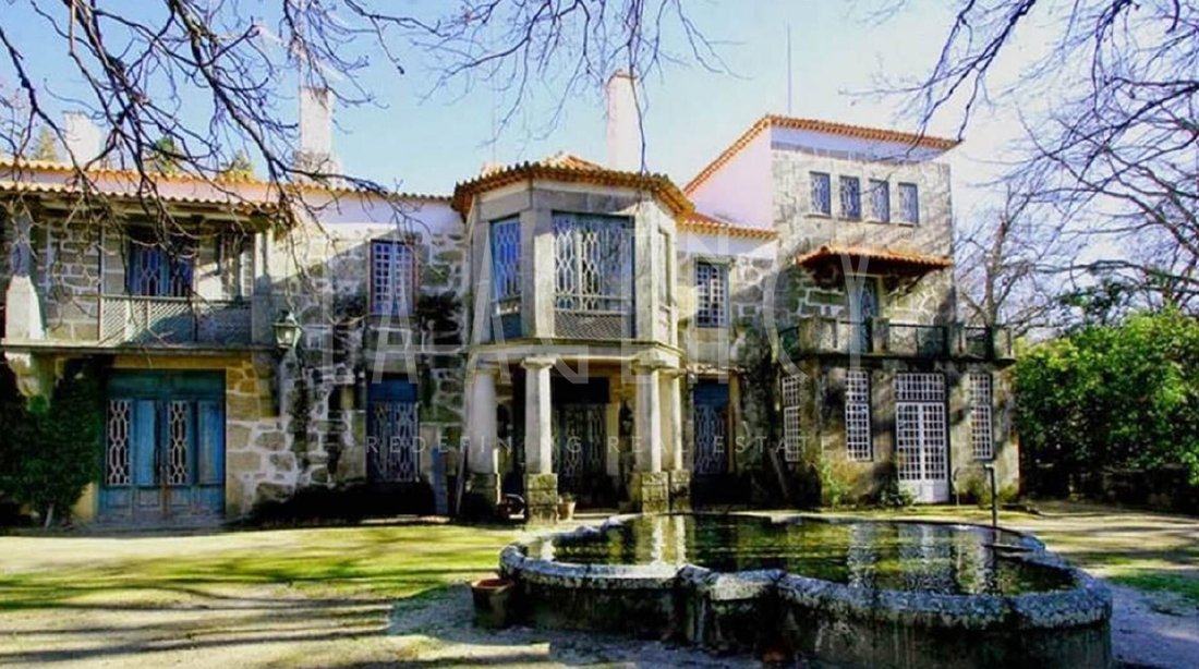 Chateau in Gouveia, Guarda District, Portugal 1 - 16912496