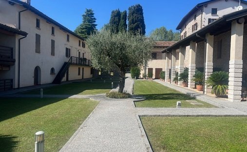 Wohnung in Salò, Lombardei, Italien 1