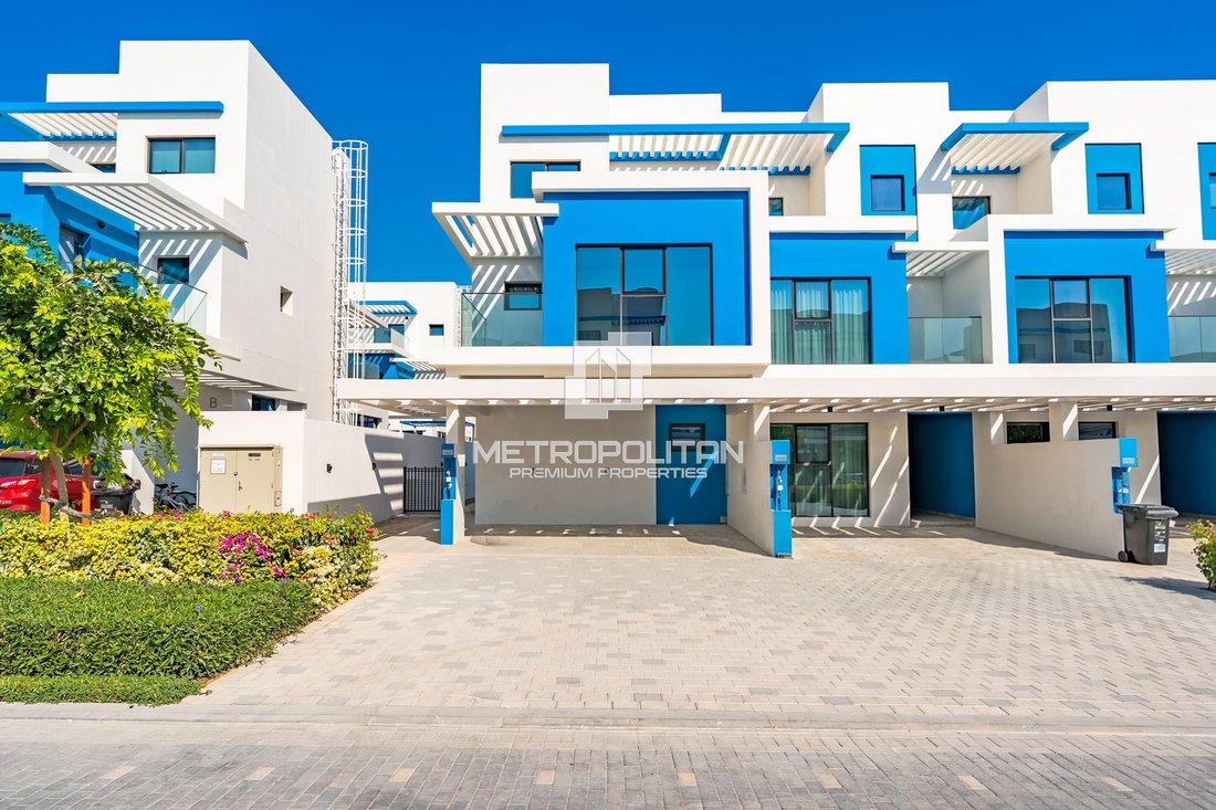 Townhouse in Al Wasl, Dubai, United Arab Emirates 1 - 16689210