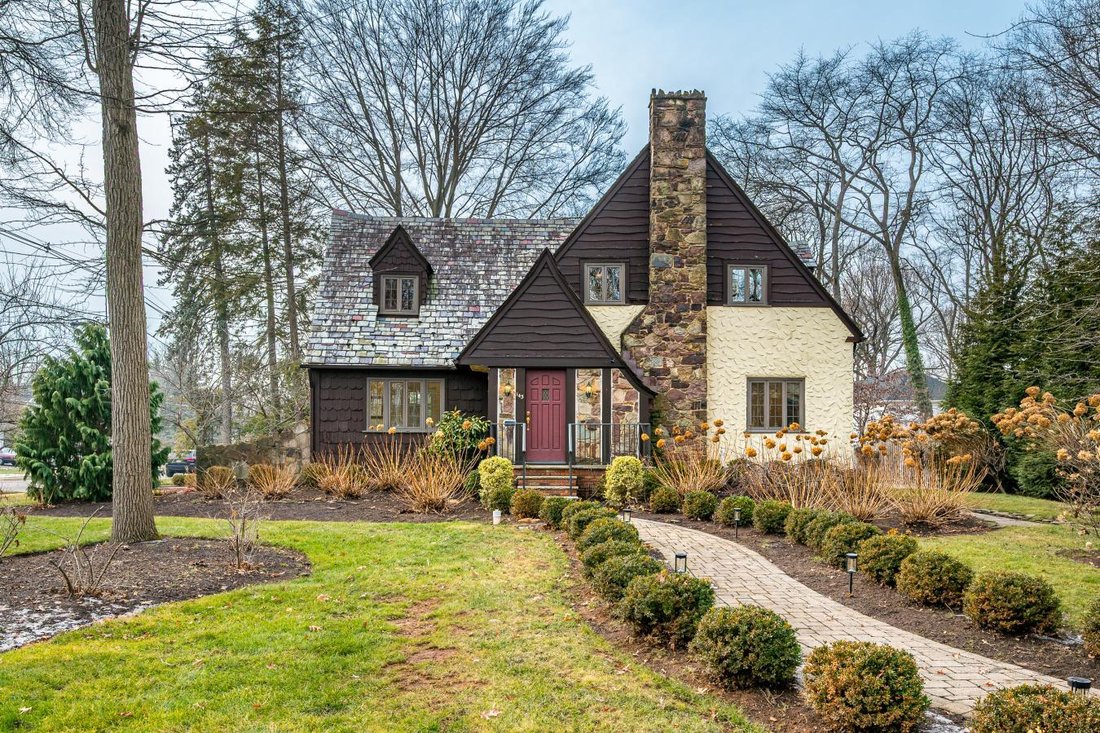 House in Metuchen, New Jersey, United States 2 - 16909035