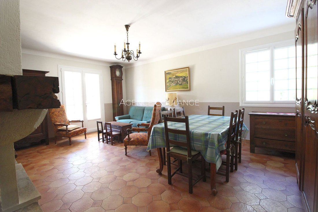 Villa in Saint-Cyr-sur-Mer, Provence-Alpes-Côte d'Azur, France 4 - 16908955