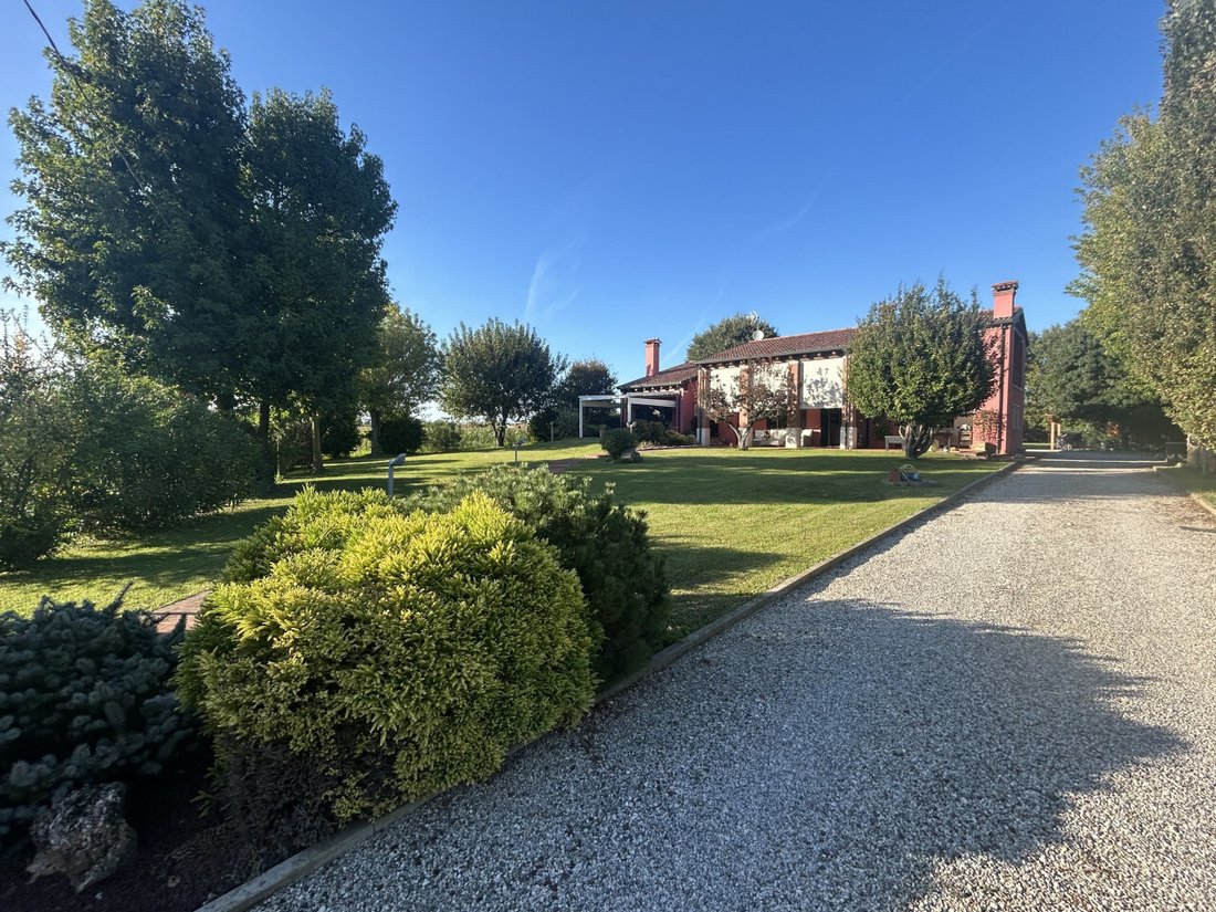 Villa in Saccolongo, Veneto, Italy 1 - 16911729