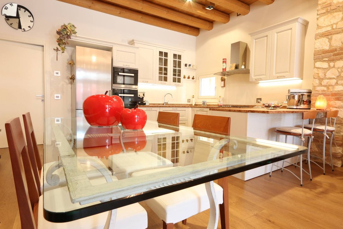 Country House in Borgo Roma, Verona, Veneto 1 - 16908199