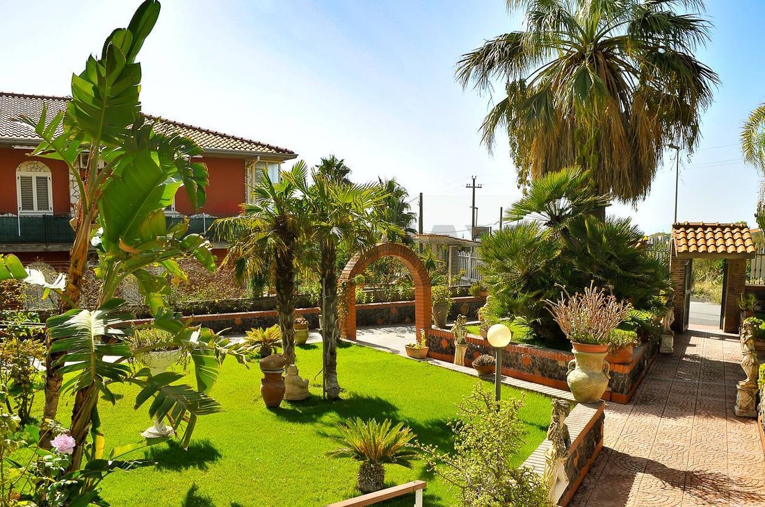 Villa in Mascalucia, Sicily, Italy 1 - 16908225