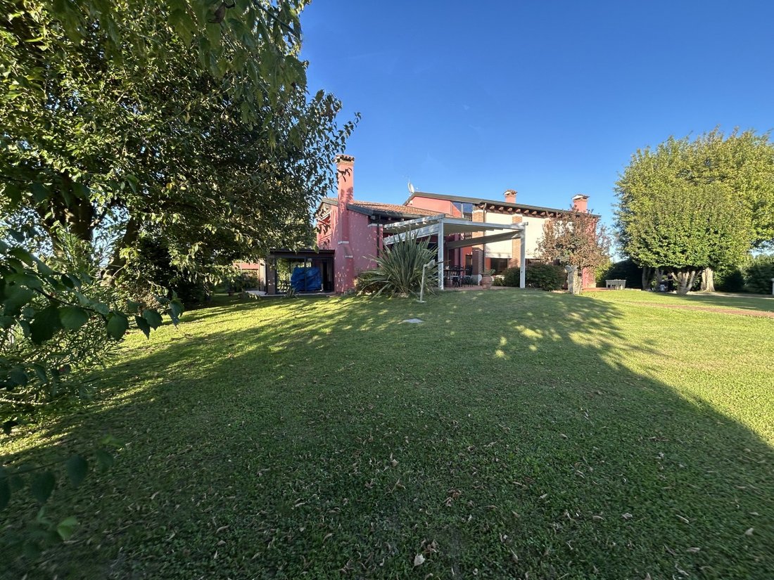 Villa in Saccolongo, Veneto, Italy 2 - 16911729