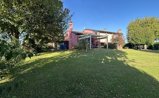 Villa in Saccolongo, Veneto, Italy 1