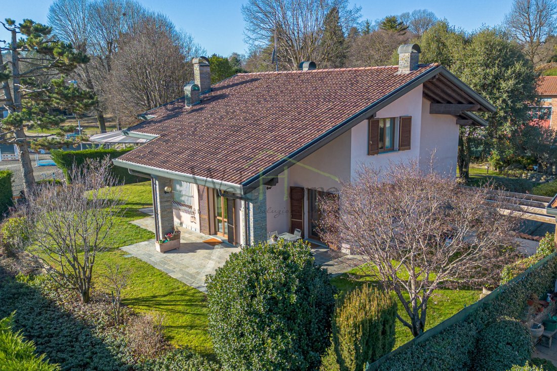 Villa in Montorfano, Lombardy, Italy 1 - 16907858