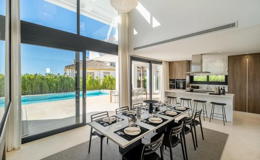 Villa in Estepona, Andalusien, Spanien 1