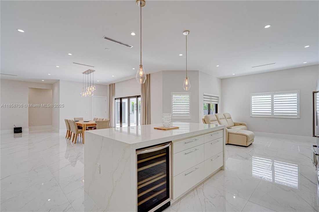 House in Miami, Florida, United States 5 - 16907417