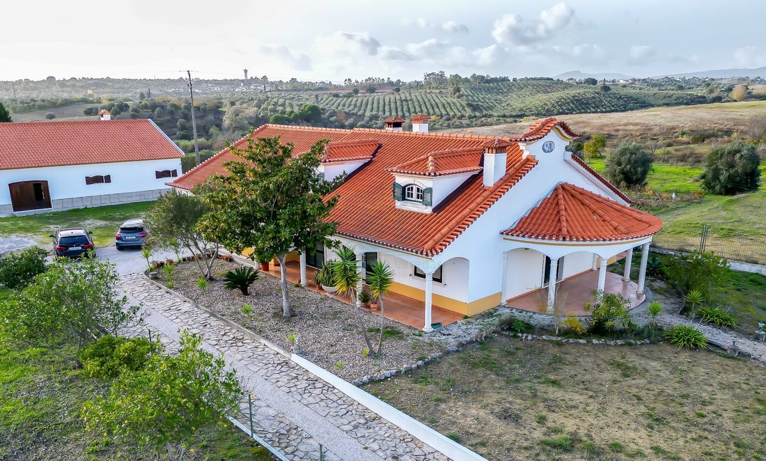 House in Brogueira, Parceiros de Igreja e Alcorochel, Santarem District, Portugal 4 - 16906158