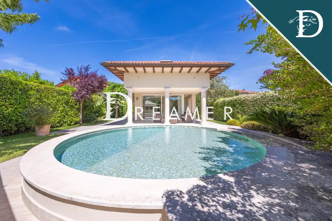 Villa in Center, Forte dei Marmi, Tuscany 2 - 15965437