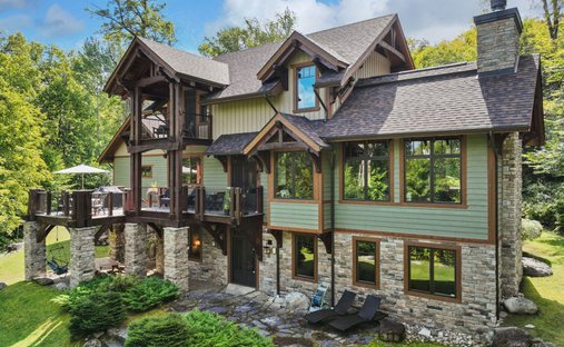 House in Mont-Tremblant, Quebec, Canada 1