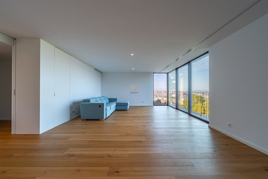 Apartment in Mafamude e Vilar do Paraiso, Porto District, Portugal 2 - 16906164