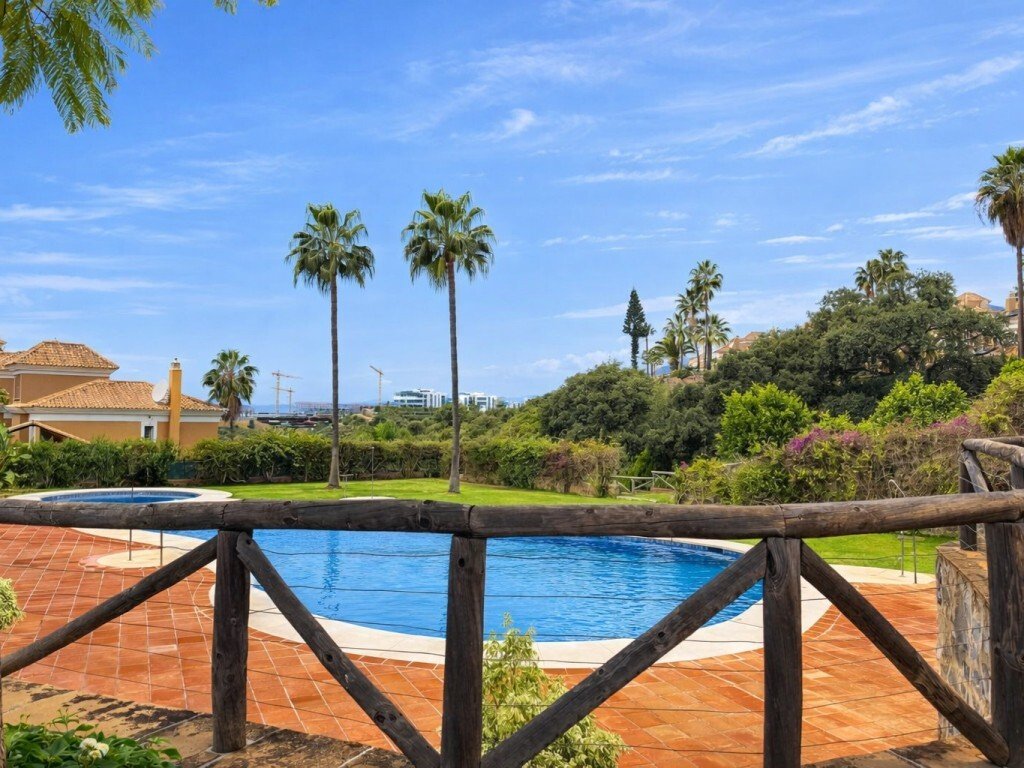 House in Marbella, Andalusia, Spain 2 - 16913722