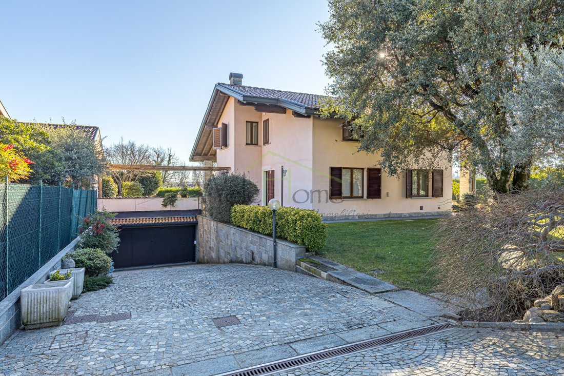 Villa in Montorfano, Lombardy, Italy 5 - 16907858