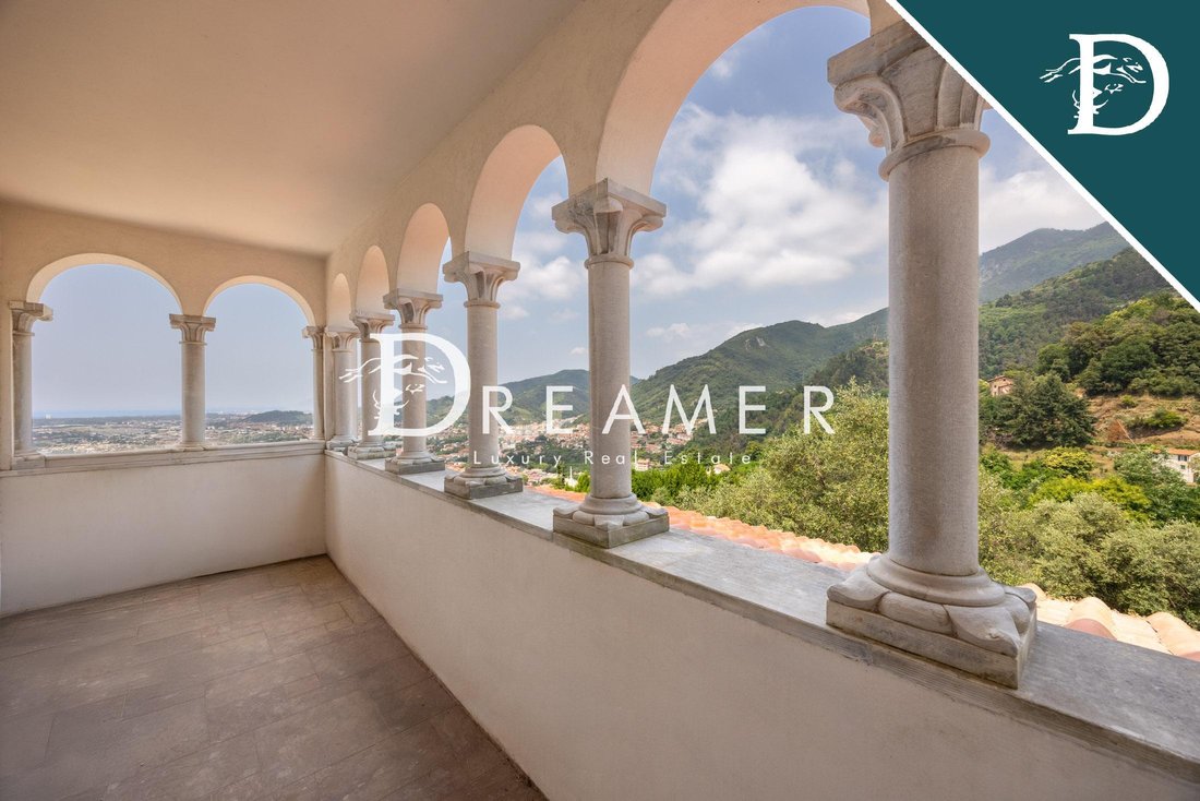 Villa in Center, Massa, Italy 2 - 15965429