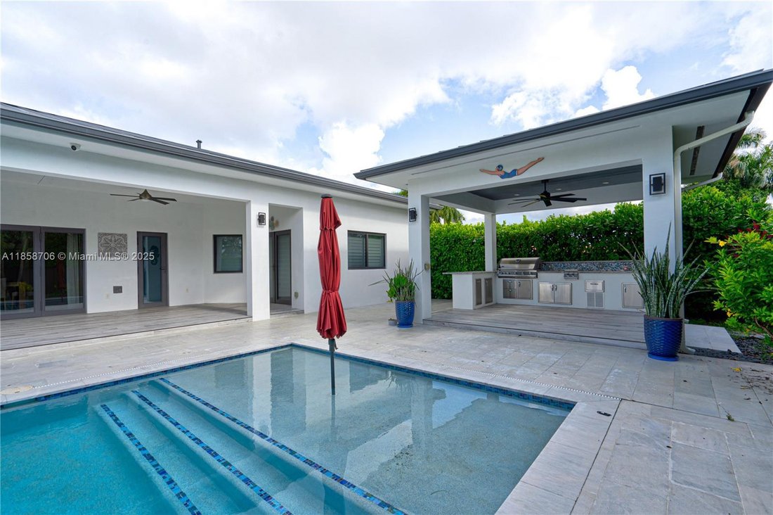 House in Miami, Florida, United States 1 - 16907417