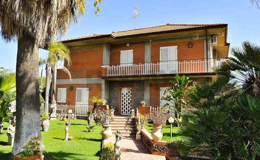 Villa in Mascalucia, Sizilien, Italien 1