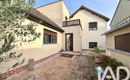 Casa en Langevin, Saint-Cyr-l'École, Francia 1