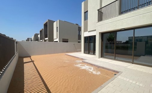 Townhouse in Wadi Al Safa 5, Wadi Al Safa, Dubai 1