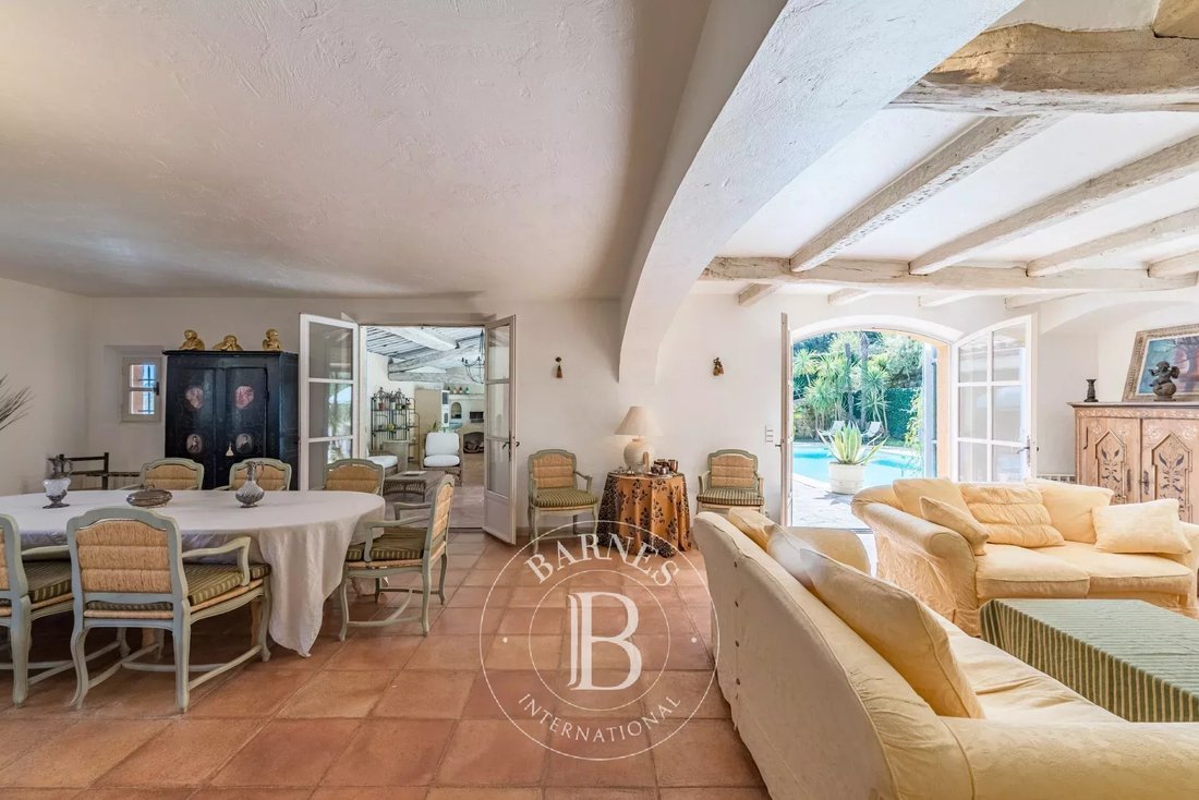 Villa in Saint-Paul-de-Vence, Provence-Alpes-Côte d'Azur, France 4 - 16906475