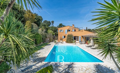 Villa in Saint-Paul-de-Vence, Provence-Alpes-Côte d'Azur, France 1