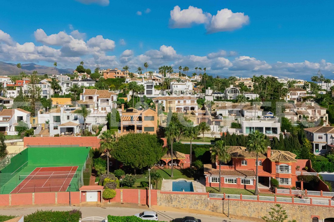 Villa in Estepona, Andalusia, Spain 4 - 16908755