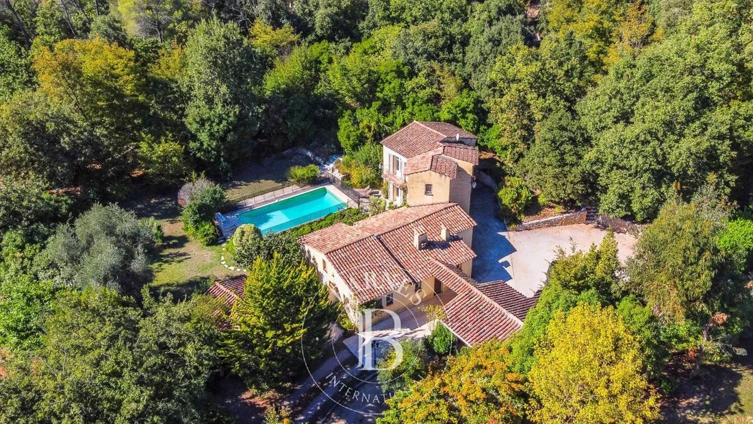 Villa in Nord, Roquefort-les-Pins, France 3 - 16911167