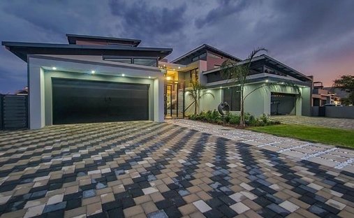House in Hartbeespoort, North West, South Africa 1