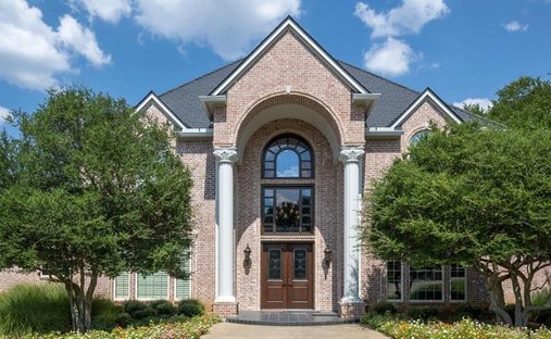 House in Arlington, Texas, United States 1