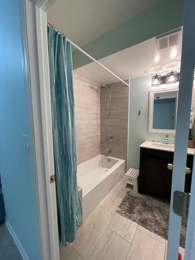 House in Hoffman Estates, Illinois, United States 3 - 16877016