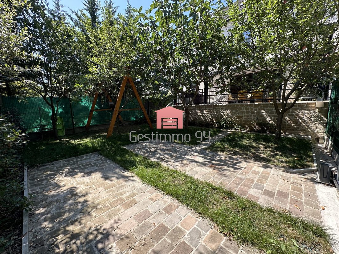 House in Fontenay-sous-Bois, Ile-de-France, France 3 - 16908337