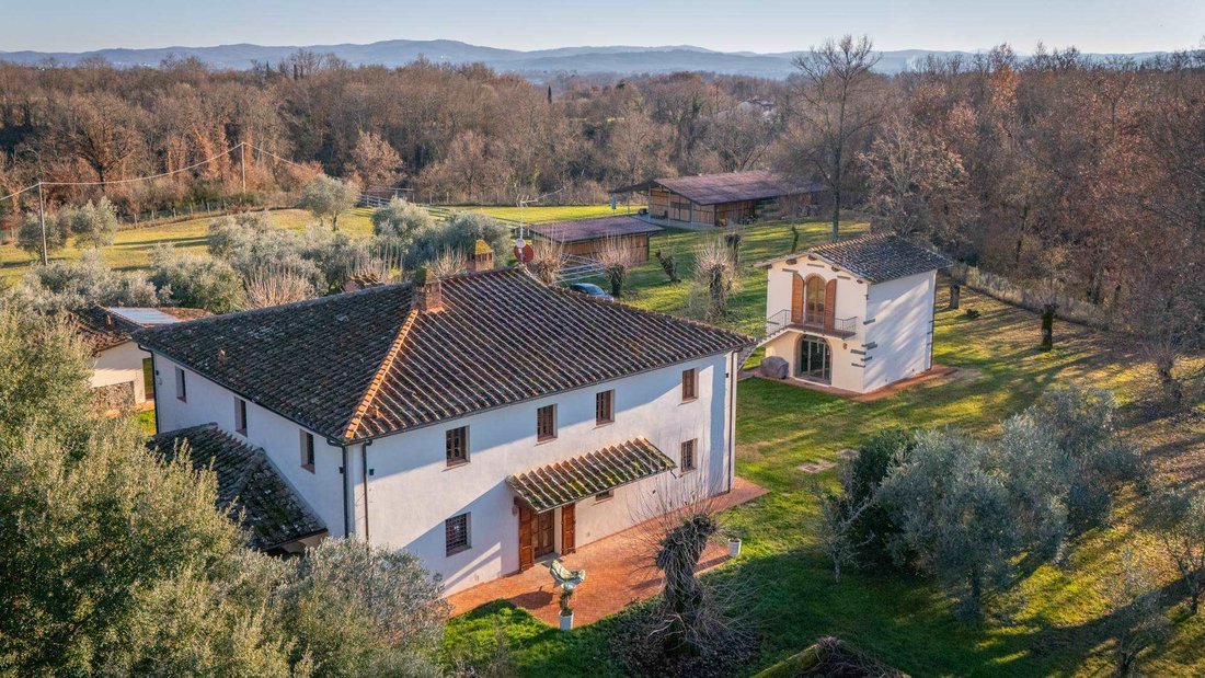 Country House in Terranuova Bracciolini, Tuscany, Italy 4 - 16907415