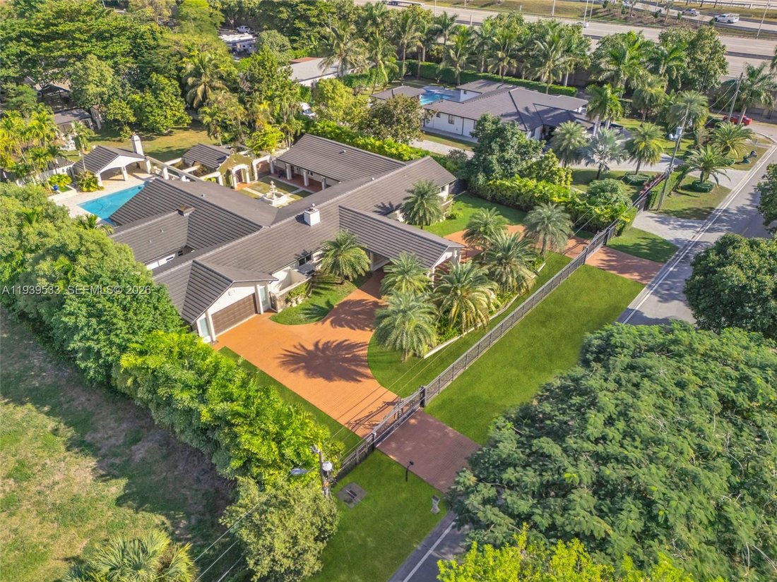 House in Miami, Florida, United States 3 - 16907394