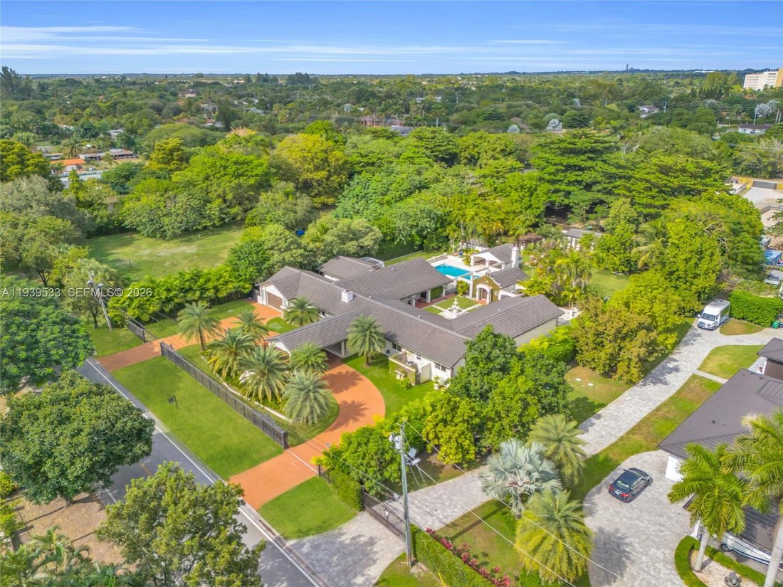 House in Miami, Florida, United States 4 - 16907394