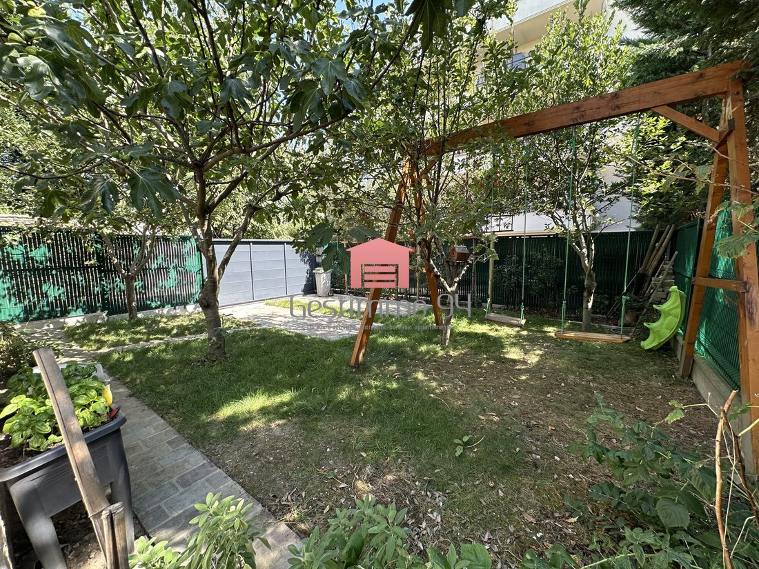 House in Fontenay-sous-Bois, Ile-de-France, France 1 - 16908337