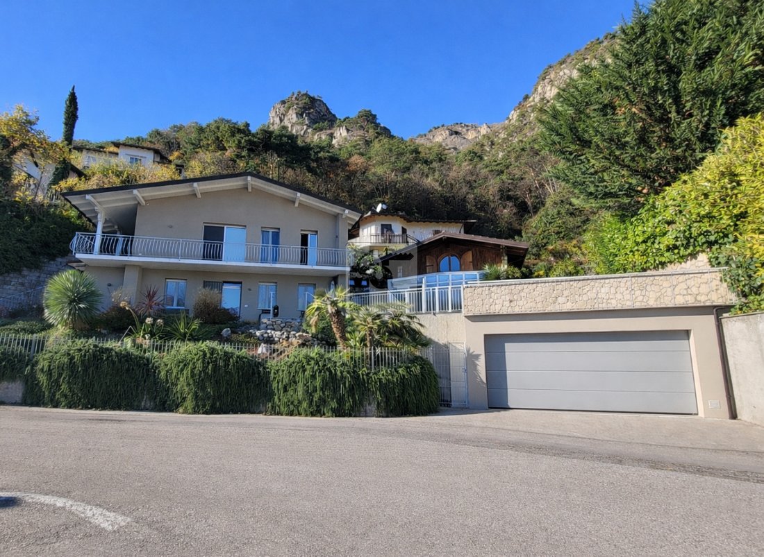 Villa in Tremosine sul Garda, Lombardy, Italy 1 - 16907854
