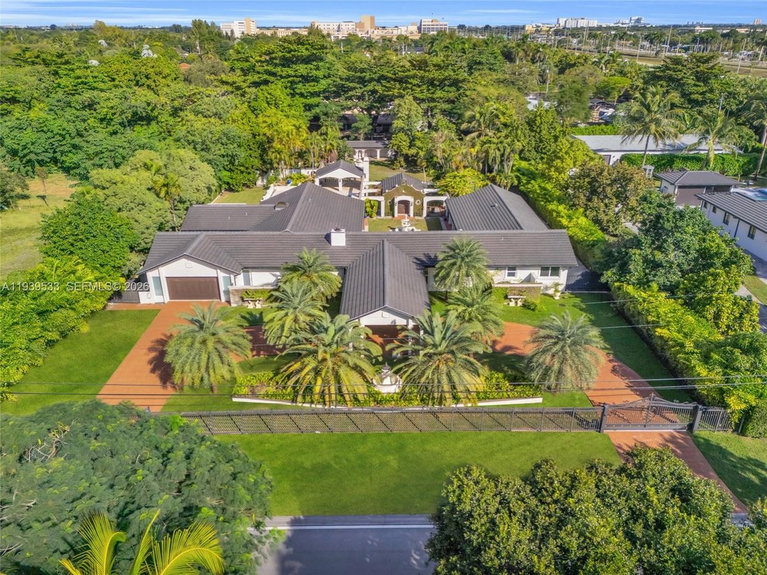 House in Miami, Florida, United States 1 - 16907394