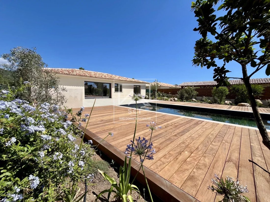 Villa in Porto-Vecchio, Corsica, France 1 - 16911420